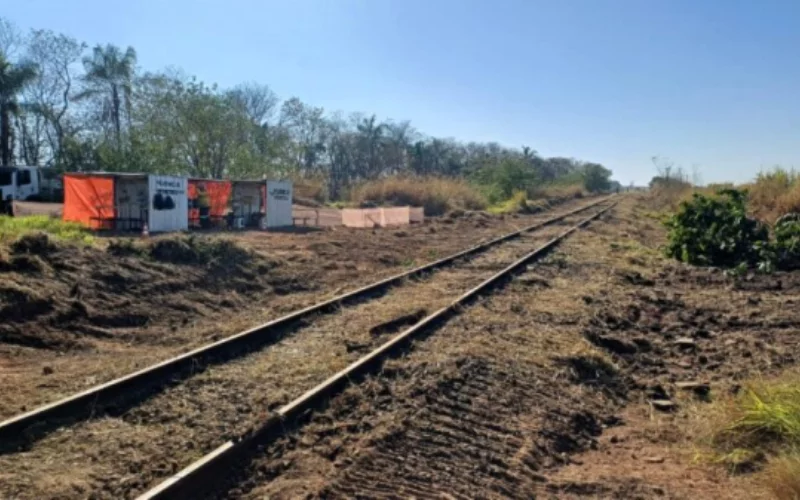 Rumo inicia limpeza de ferrovia para futura reativação do ramal Bauru-Panorama