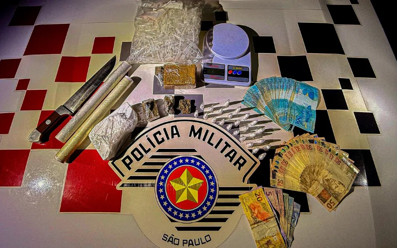 POLÍCIA MILITAR PRENDE DOIS HOMENS POR TRÁFICO DE DROGAS EM OSVALDO CRUZ